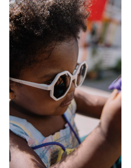 YEYE x Mini Kyomo Creme 2-7 Sunglasses 3