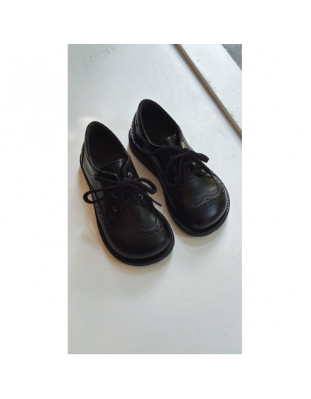 Classic Lace-up Shoe 3