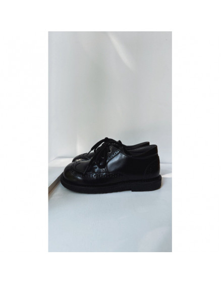 Classic Lace-up Shoe 2