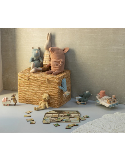 Mouse Hole Farmhouse Puzzle 2