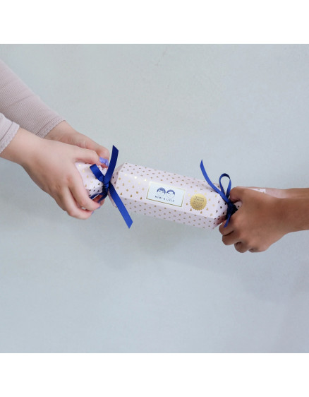 Mimi & Lula's 'Cracking' Gift Cracker 6