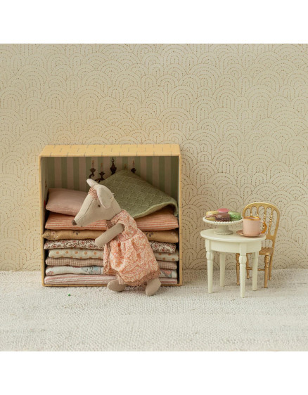 Vintage Side Table in Off-White 2