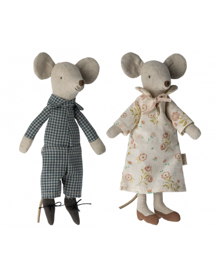 Grandma & Grandpa Mice in Cigarbox 2