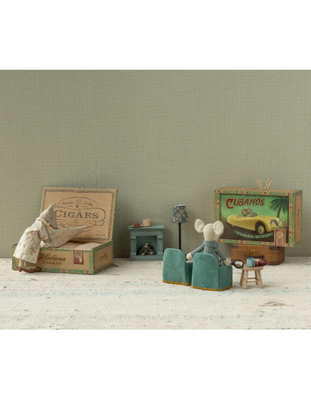 Grandma & Grandpa Mice in Cigarbox 7