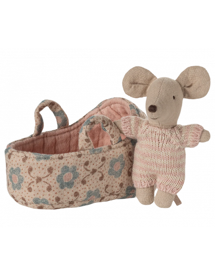 Baby Mouse in Carry Cot Rose