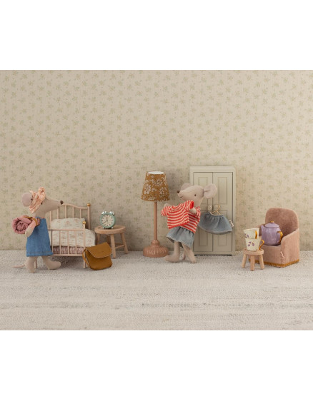 Hiker Mouse Big Sister 3