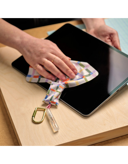 Брелок + набір для чищення екрану 2