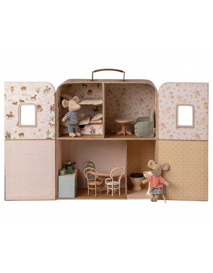 Будиночок SuitCasa та 2 комплекта білизни 4