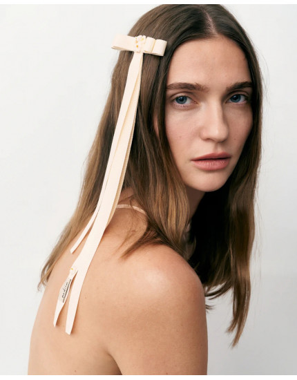 Hairpin-ribbon with flowers “Creamy”